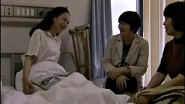 Japanese Milf has sex in hospital ward: Blowjob, Asian & Mature Porn