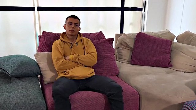 Hot Latina stud tricked into sucking stranger's cock during interview in Bogotá - Latin Leche