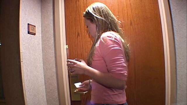 Blonde Teen Escort Responds to Nebraska Call in Omaha