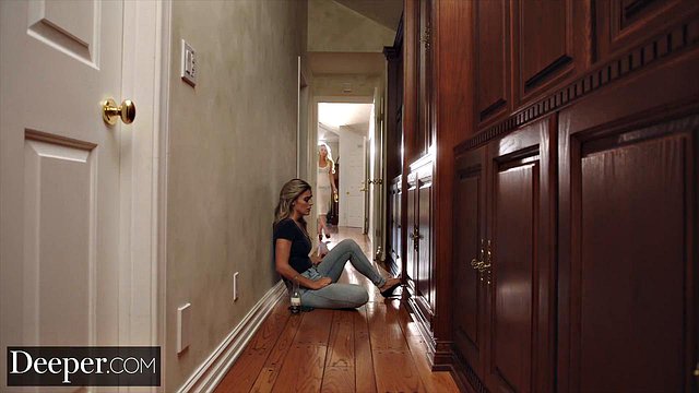 Kayden Kross Fingers Big-Tits Ryan Ryans to Ditch Her Man
