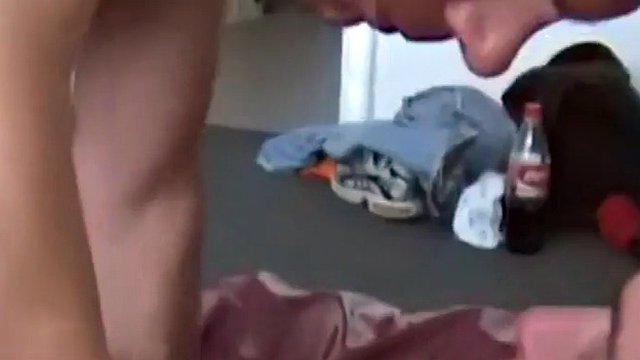 Deutscher Amateur in Lederhose ohne Sattel gefistet