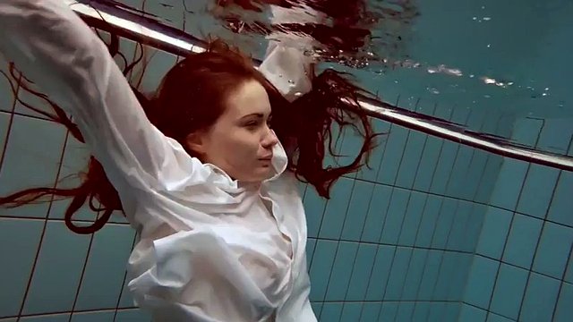 Second leak of Lola naked underwater