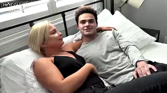 Jaxx goes not condom With Abbi Richards