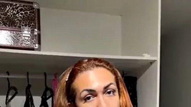 The trans Nathalia Fontes sits on a black cock until she cums inside