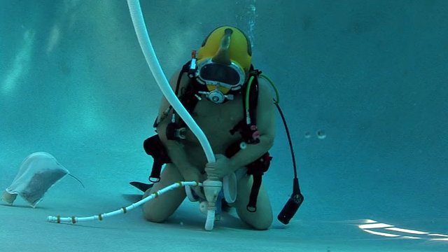 SCUBA Bear čistič krmných bazénů