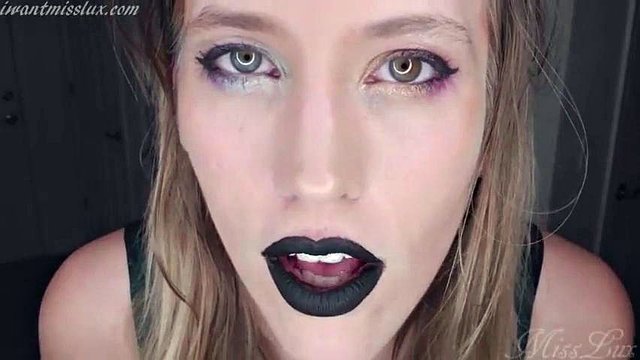Smoking: Eporner, Solo & Fetish Porn