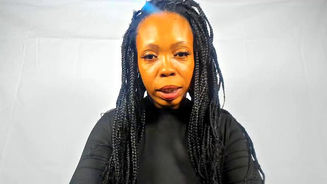 AnalEbony의 모래시계 검은색 Femdom의 큰 엉덩이